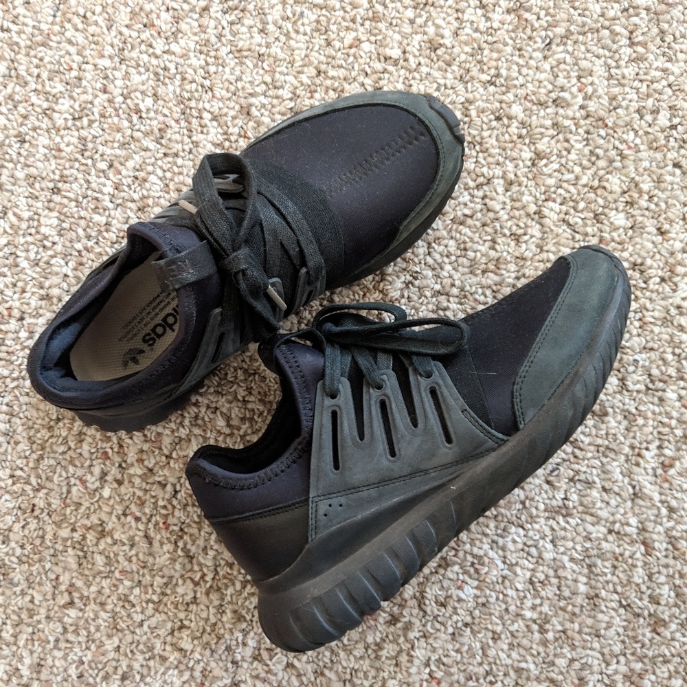 Adidas Black Tubular Radial size 8